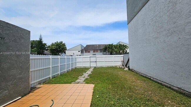 Building Photo - 8460 SW 156th Pl