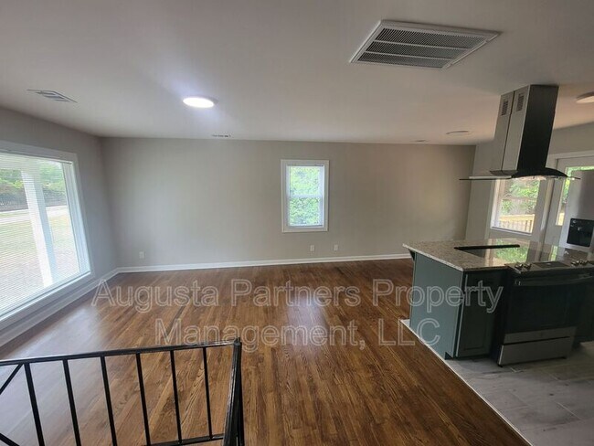 Foto del edificio - 322 N Hicks St