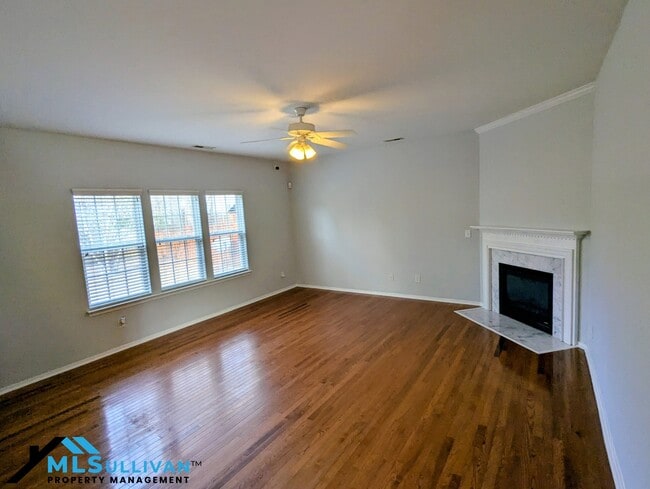 Building Photo - 4807 Mistletoe Ln