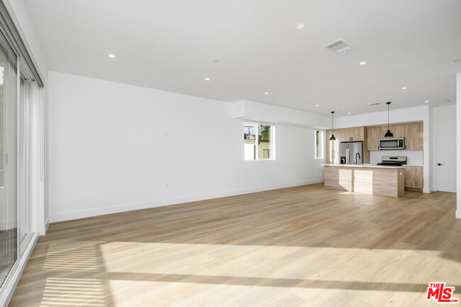 Foto del edificio - 10807 Morrison St