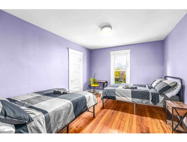 Building Photo - 2169 Hubbard St