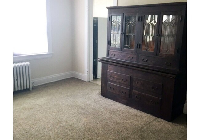 Building Photo - 3027 Clifton Ave