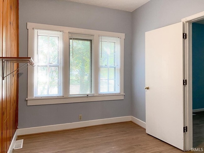 Building Photo - 820 N Washington St