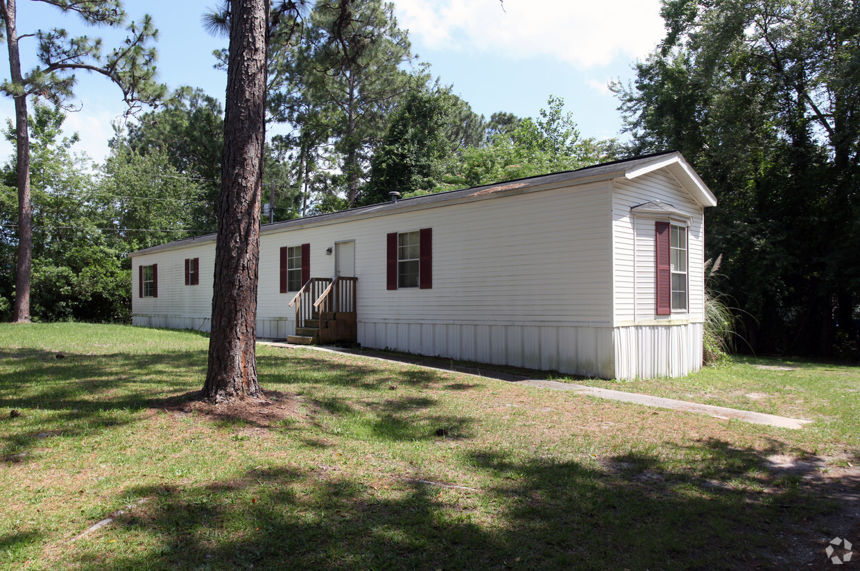 Primary Photo - Highland Pines Mobile Home Park