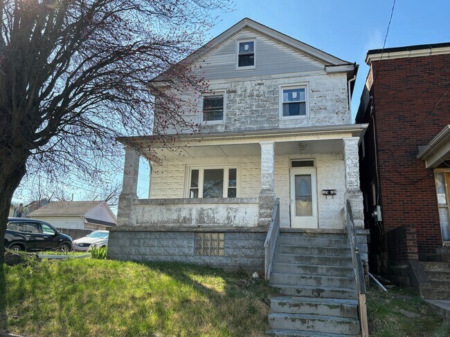 Foto del edificio - 1512 Maple Ave