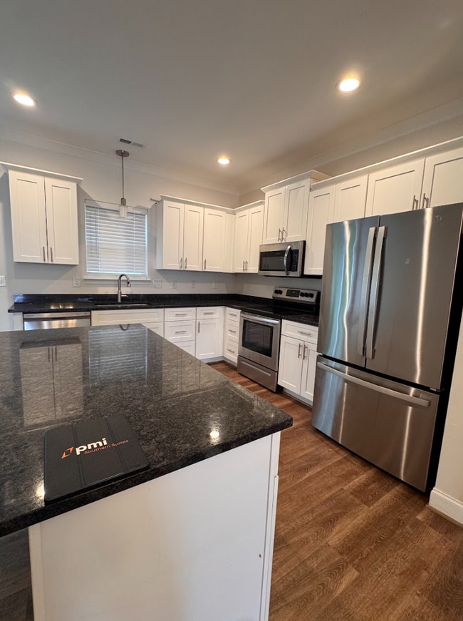 Photo - SIX BEDROOMS IN TRAVELERS REST?! YES, YOU READ THAT RIGHT! Apartment