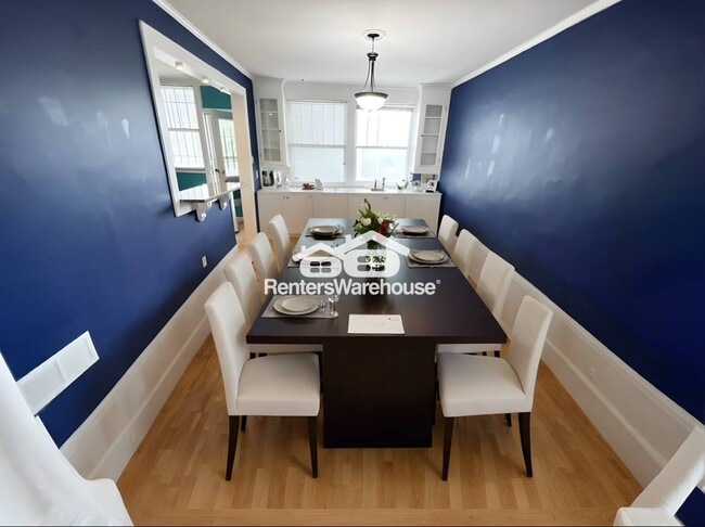 Building Photo - 406 E 43rd St