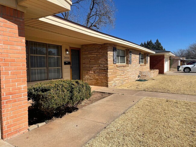 Building Photo - Cozy 3 Bedroom Home