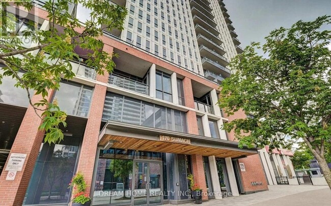 Building Photo - 170 Sumach St