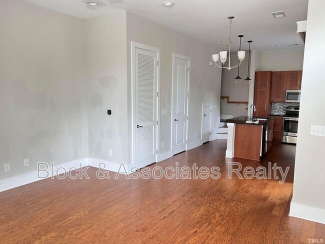 Building Photo - 244 William Drummond Way