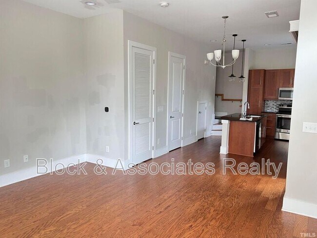 Foto del edificio - 244 William Drummond Way