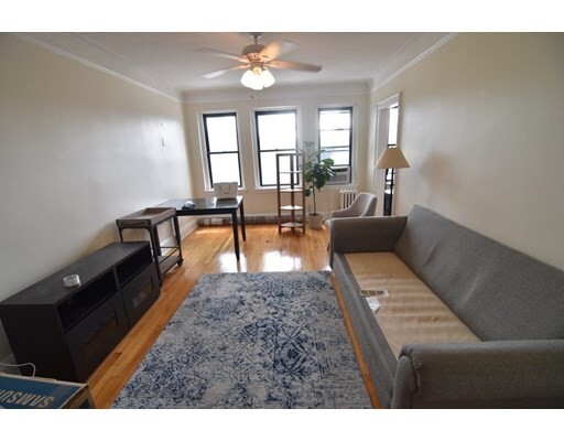 Foto del edificio - 145 Englewood Ave
