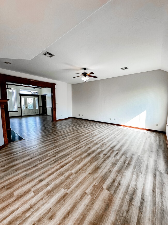 Building Photo - 1502 SW 70th St