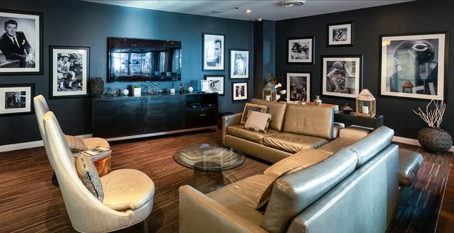 Foto del edificio - 600 N Fairbanks Ct