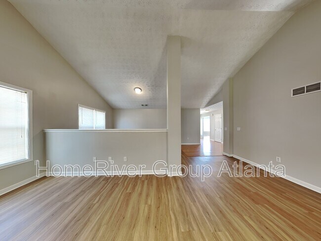Foto del edificio - 649 Stonecrest Dr