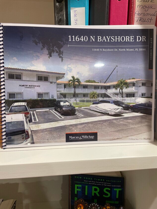 Foto principal - 11630-11640 N Bayshore Dr