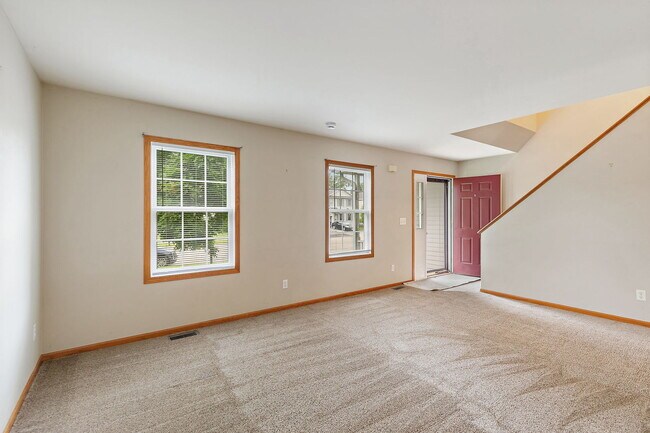 Building Photo - 1541 Moluf St