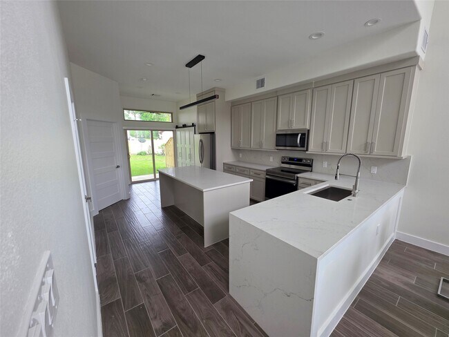 Foto del edificio - 12255 Trail Hollow Dr