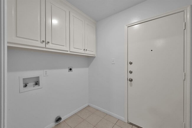 Building Photo - 16376 Sun View Ln