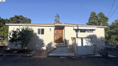 Building Photo - 3682 Seven Hills Rd