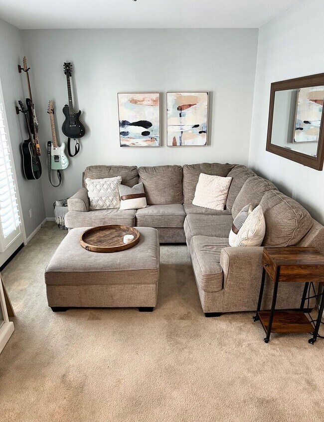 Foto del edificio - 3BD 2.5BA 2CAR Garage