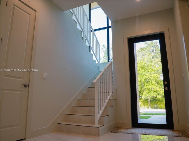 Foto del edificio - 8410 SW 65th Ave