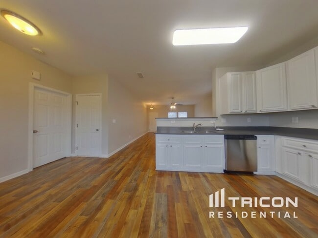 Building Photo - 1135 Blue Topaz Dr