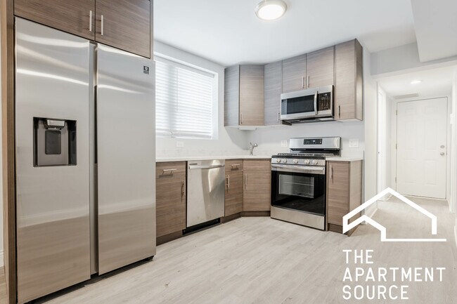 Foto del edificio - 2647 N Sacramento Ave