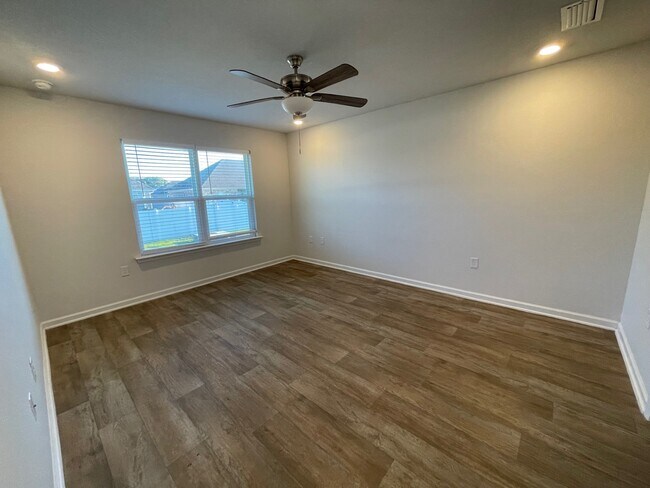 Foto del edificio - 10817 Northern Dancer Ct