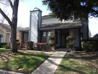 1617 Woodhill Dr