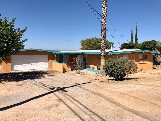 Foto del edificio - COMING SOON Awesome Mid Century Home in Jo...