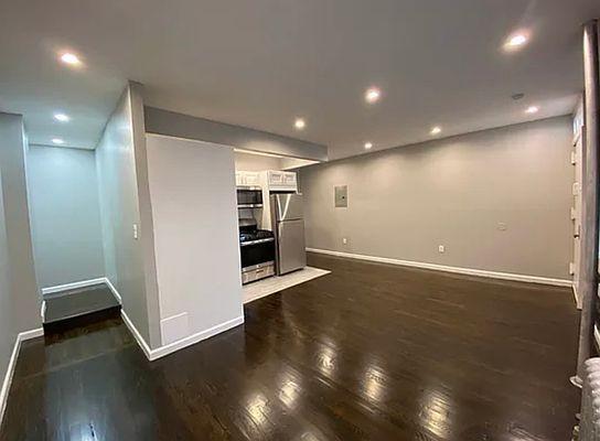 Foto del edificio - 3 bedroom in BRONX NY 10468