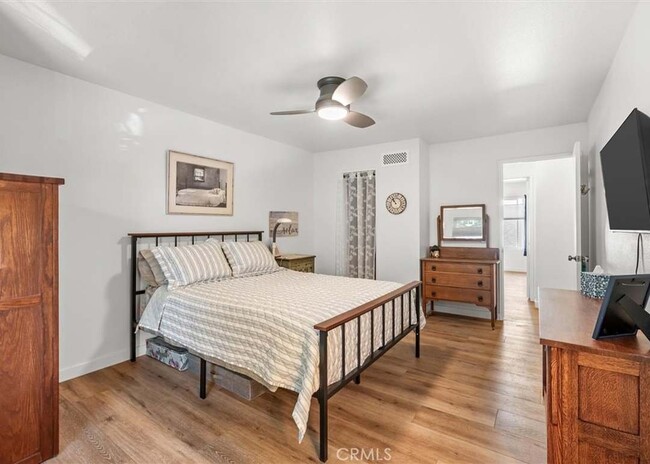 Foto del edificio - 4682 Maxwell Ct