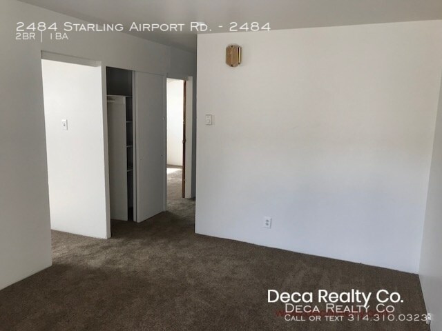 Building Photo - 2 Bedroom Apartment
