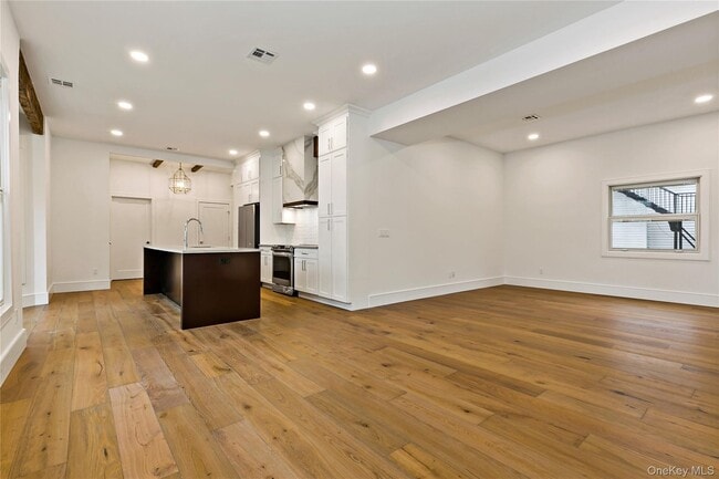 Building Photo - 92 S Highland Ave