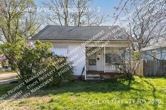 Building Photo - 916 N Kansas Expy