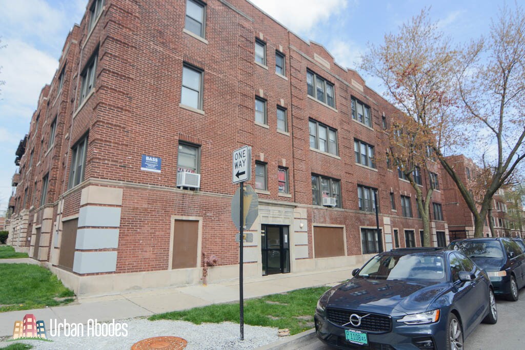 Primary Photo - 7000 N Paulina St
