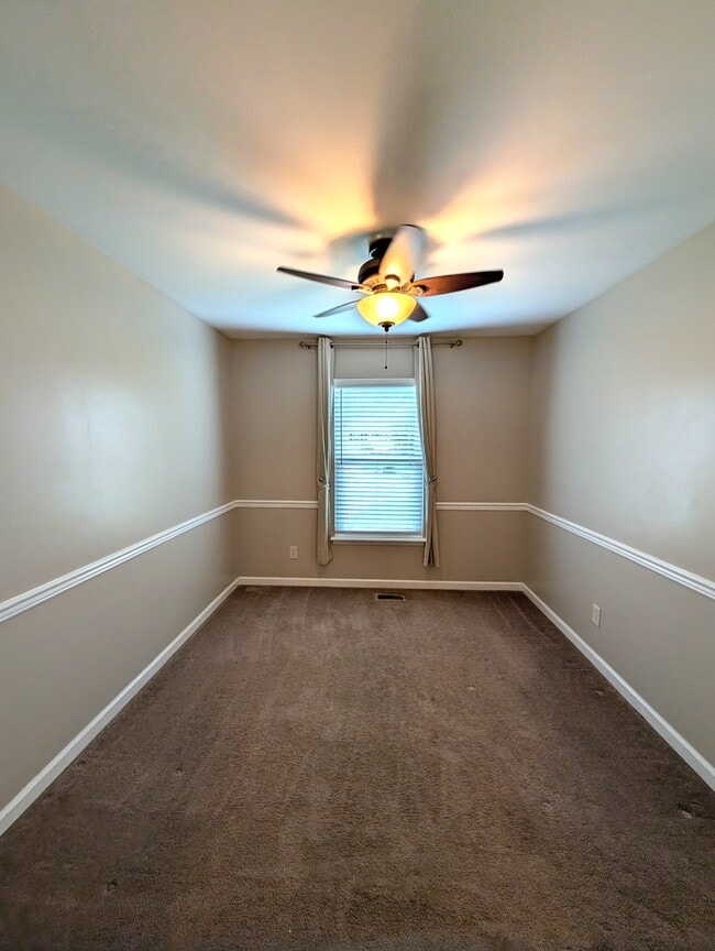 Building Photo - 229 Telford Dr