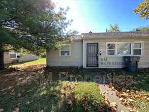 Building Photo - 2203 Admiral Dr