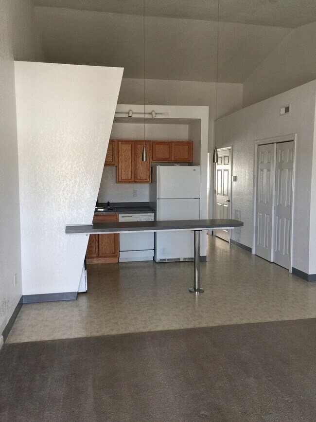 Foto del edificio - 401 W Park St