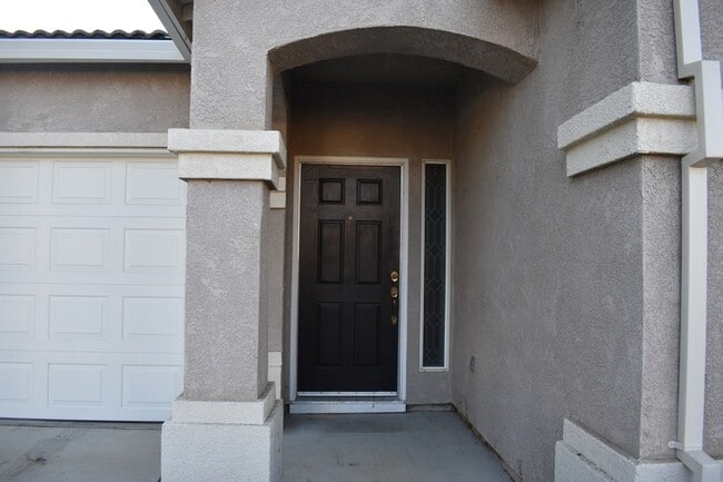 Foto del edificio - 805 Vía Rosa