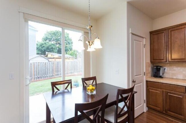 Foto del edificio - 16575 SE Windswept Waters Dr