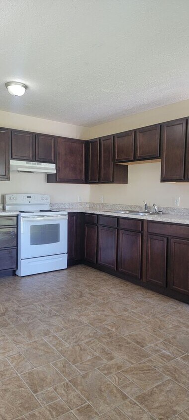 Primary Photo - Popular 2 Bedroom, 2 Bath Duplex in Mt Ste...