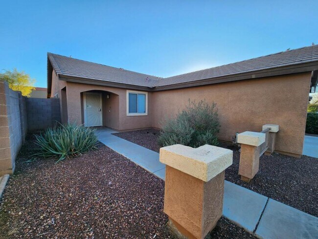 Building Photo - 10773 W Del Rio Ln