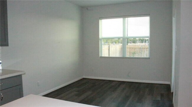 Foto del edificio - 119 Watercourse Wy