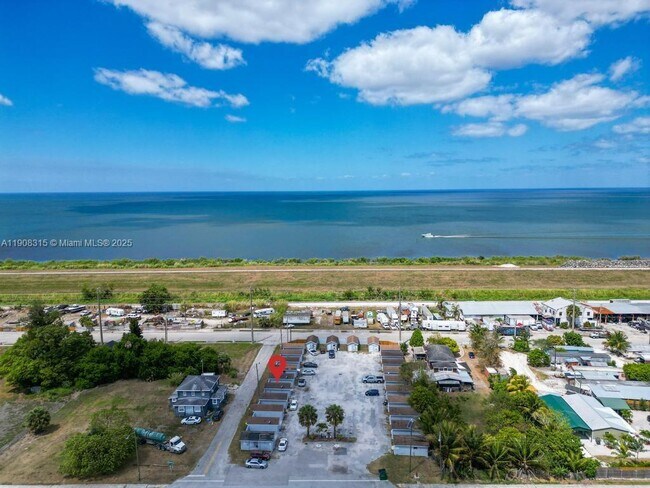 Foto del edificio - 12101 Everglades St