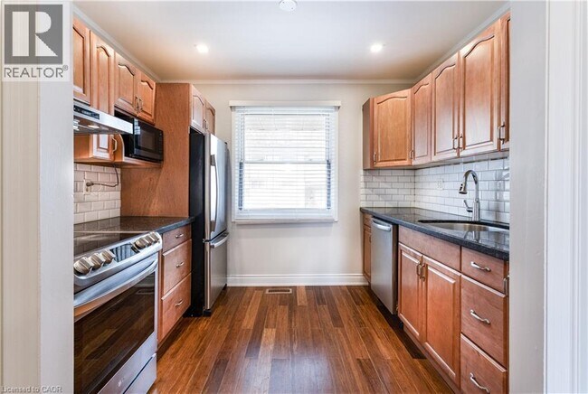 Photo du bâtiment - 85 Albright Rd