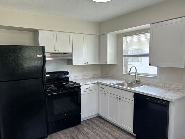 Building Photo - P279 - Winds #1B
