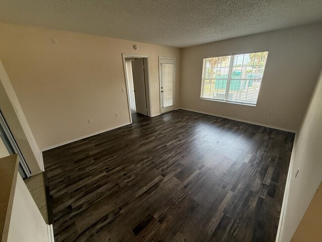 Foto del edificio - 8144 Fairways Cir