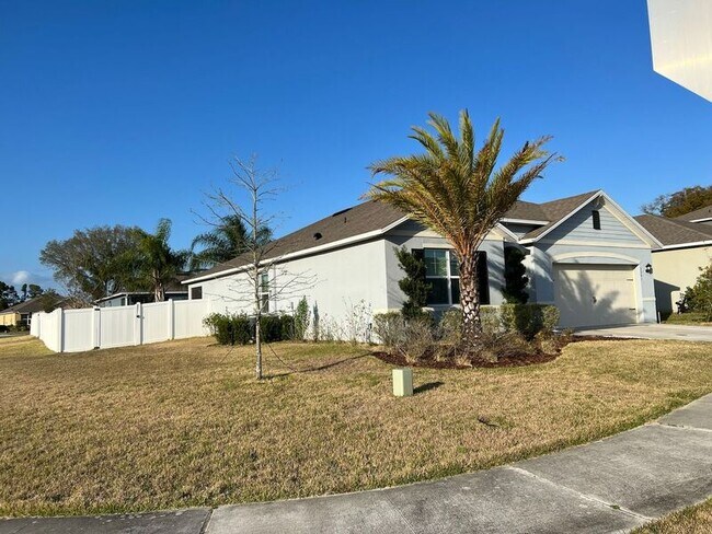 Building Photo - 3301 Wolf Run Rd